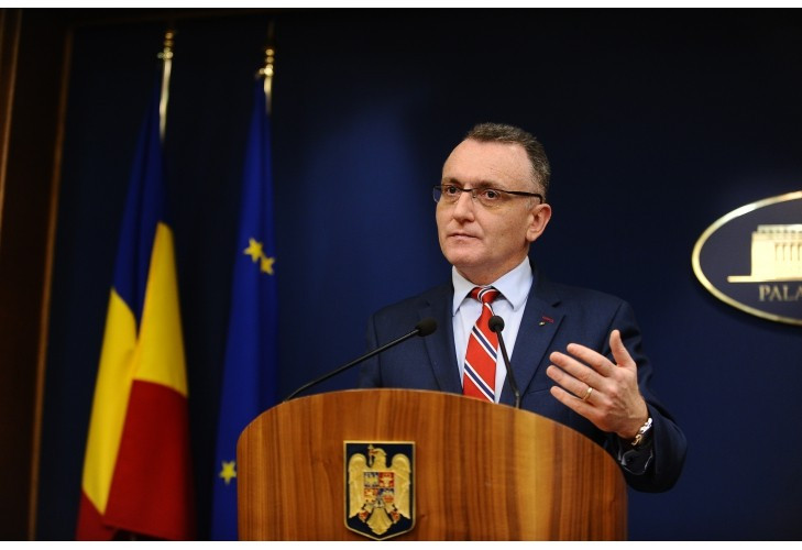 Ministrul Educației și-a dat demisia după ce a fost acuzat de plagiat