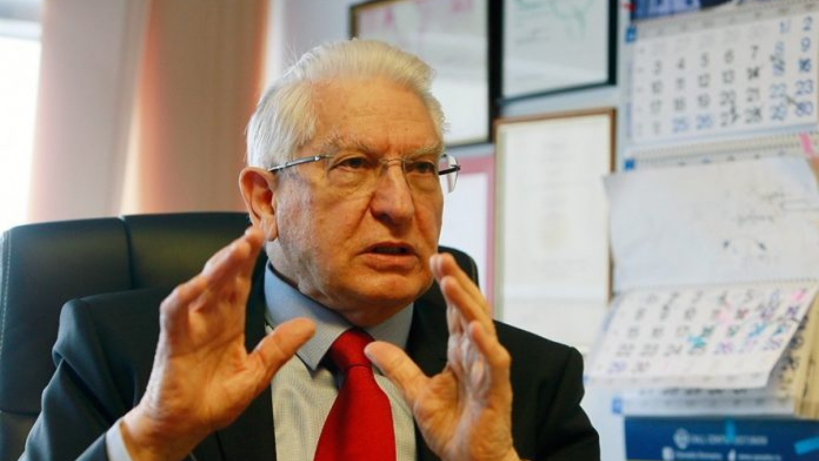 Deschideţi muzica pe toate canalele şi veţi fi fericiţi, spune neurochirurgul Vlad Ciurea