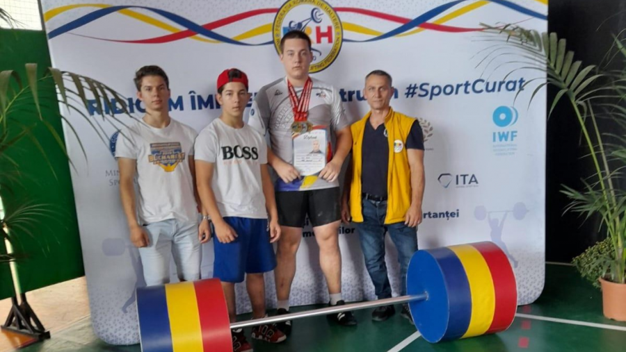Halterofilii arădeni au câștigat 8 medalii la finala națională a juniorilor, de la Ovidiu