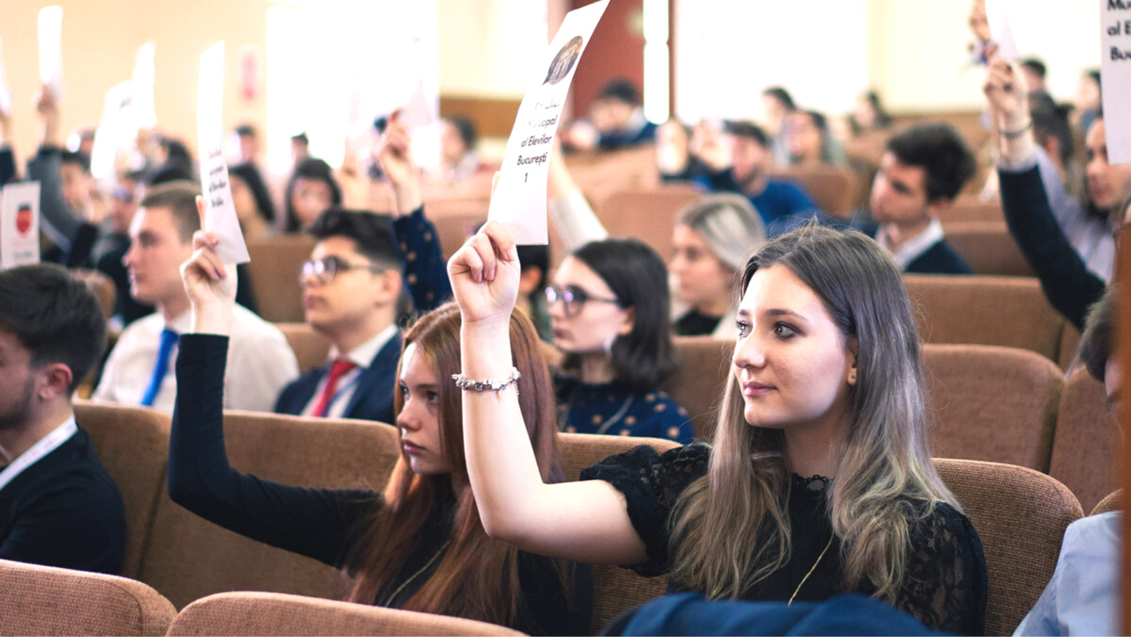 Elevii români cer numirea unui ministru integru, competent, ce se poate menţine departe de orice ingerinţe politice