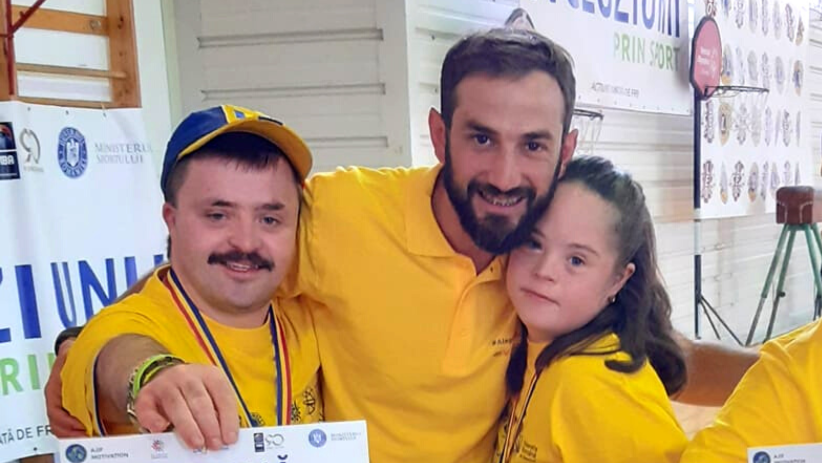 Mara și Ovidiu vor participa la Competiția Națională de Natație Special Olympics București 2022