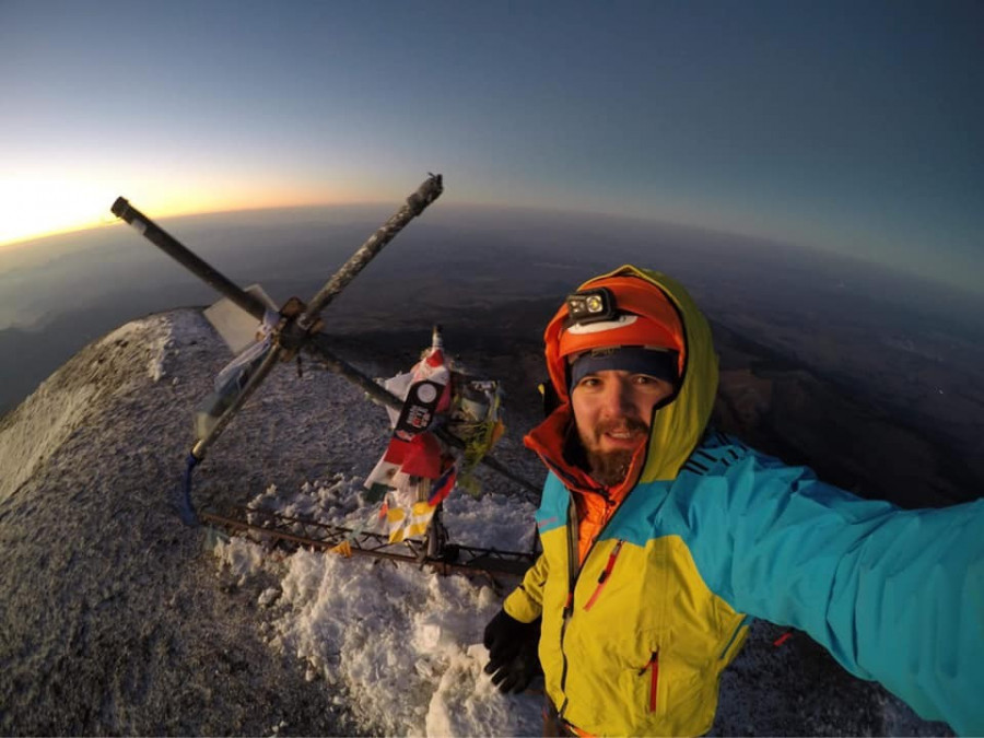 Alpinistul Adrian Ahriţculesei va urca pe Muntele Sidley (4.285 m), ultimul din "Circuitul celor şapte vulcani"