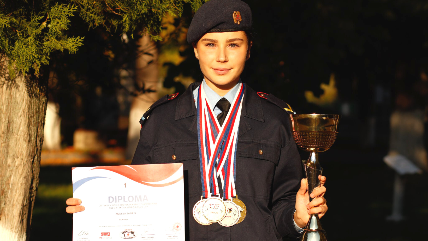 Imnul României a răsunat în Cehia. Medeea Zafiris, campioană și vicecampioană mondială la karate