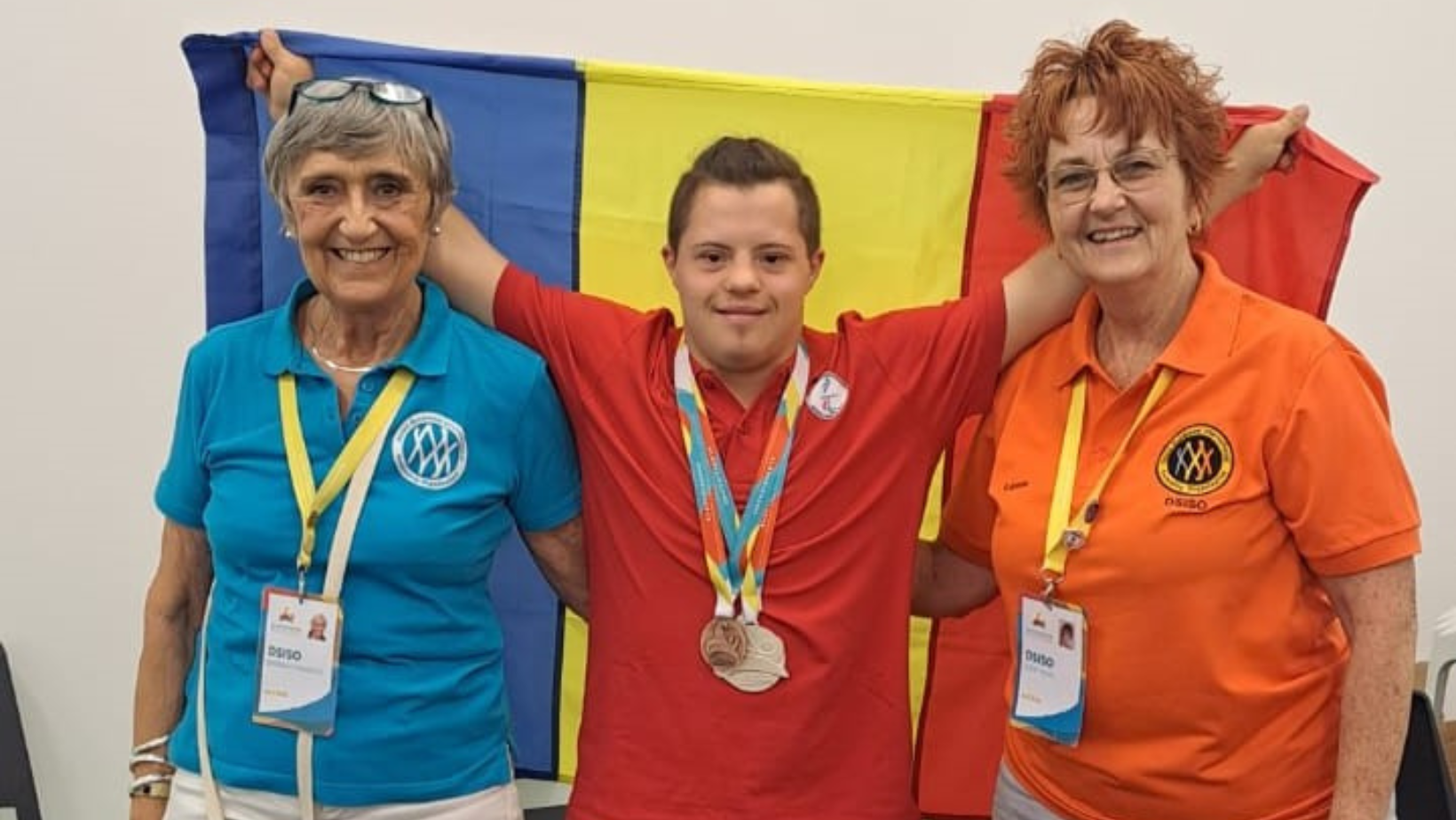 David a câștigat o medalie de argint și una de bronz la Campionatul Mondial de Înot Down Syndrome din Portugalia