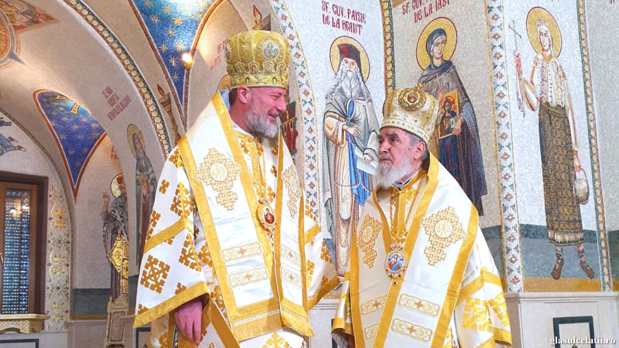Ierarhii arădeni au slujit astăzi pe Colina Bucuriei, la praznicul Sfântului Dimitrie Basarabov (FOTO)
