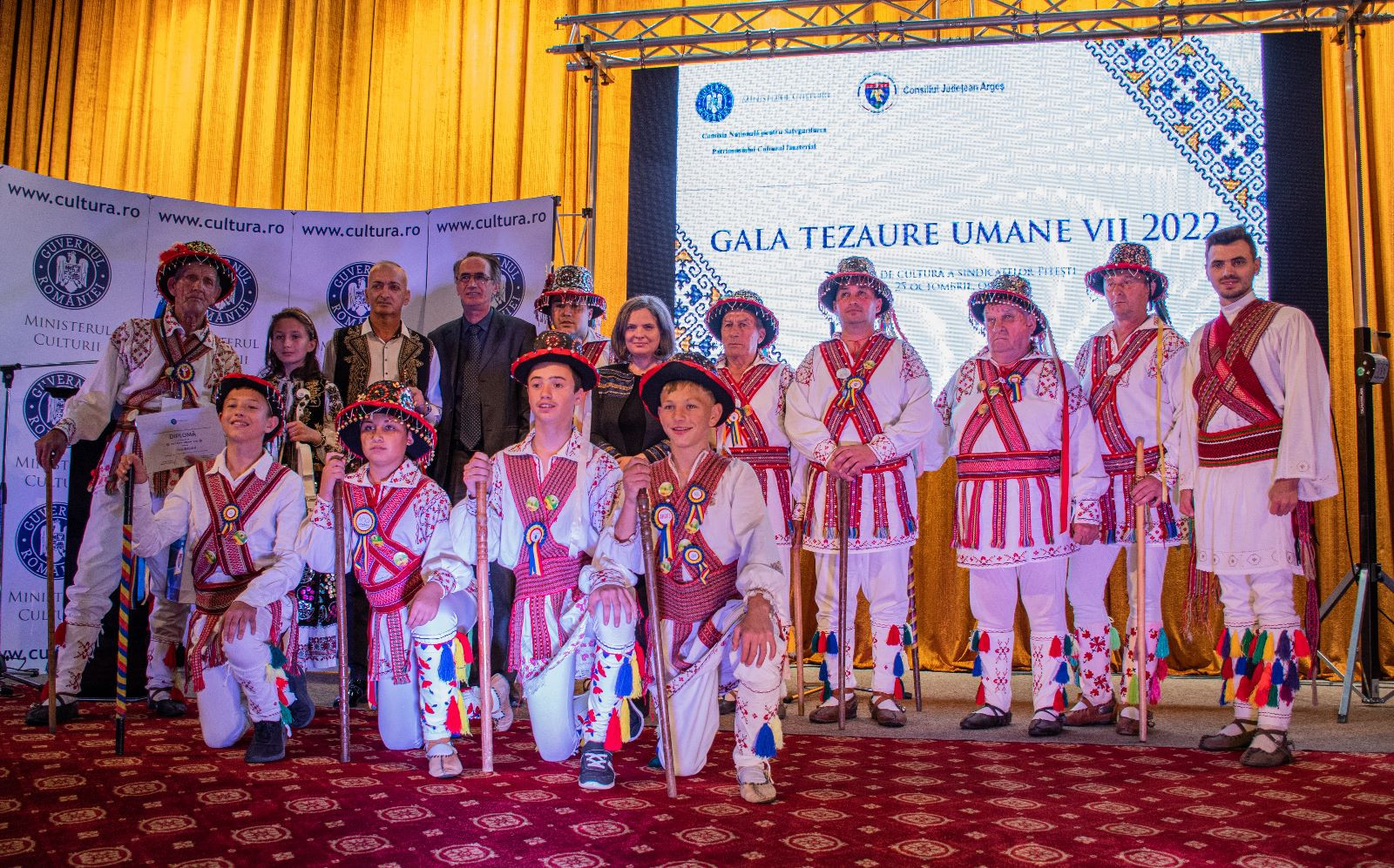 38 de meşteri şi rapsozi populari, premiați în cadrul Galei Tezaure Umane Vii