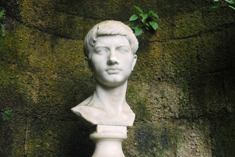 Cine a fost poetul preferat al romanilor