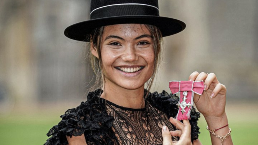 Emma Răducanu, decorată de Regele Charles la castelul Windsor