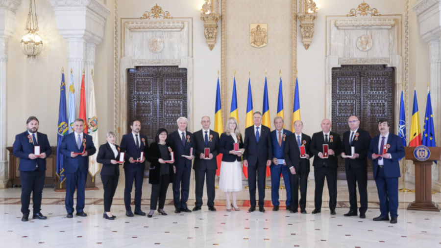 Medici, profesori şi economişti - decoraţi de preşedintele Iohannis de Ziua Națională a României