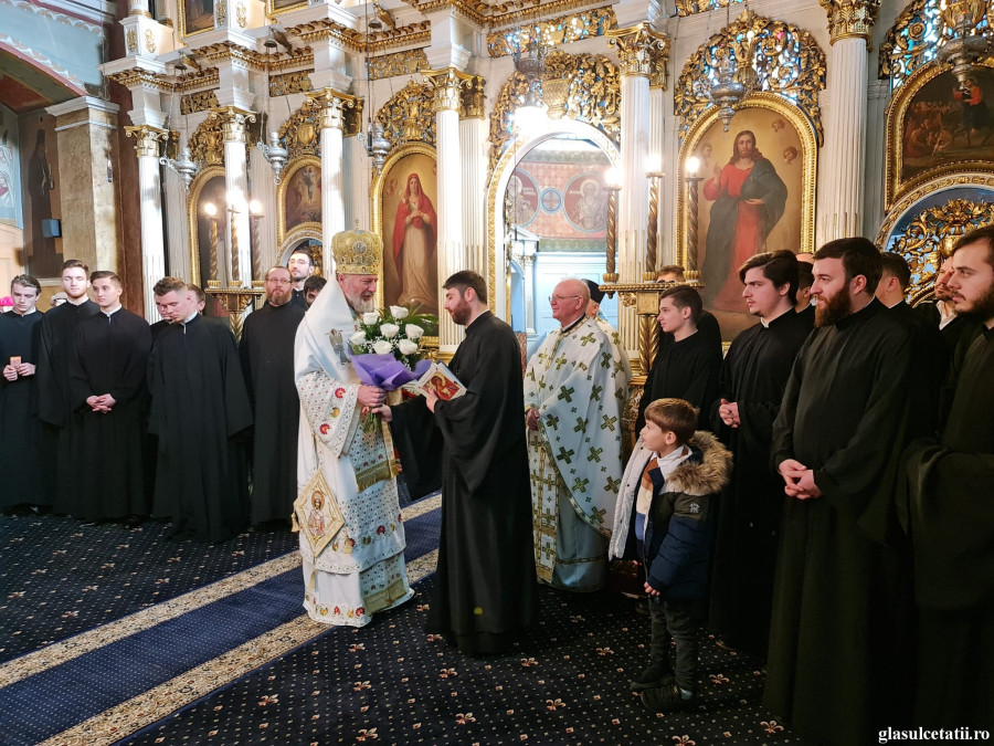 (FOTO) Grupul Psaltic „Sf. Ioan Damaschin” și-a sărbătorit astăzi ocrotitorul spiritual, la Catedrala Veche, în prezența PS Emilian Crișanul
