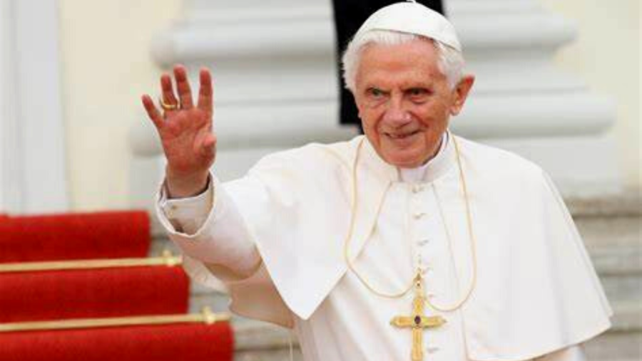 Papa Benedict al XVI-lea a trecut la cele veșnice la 95 de ani