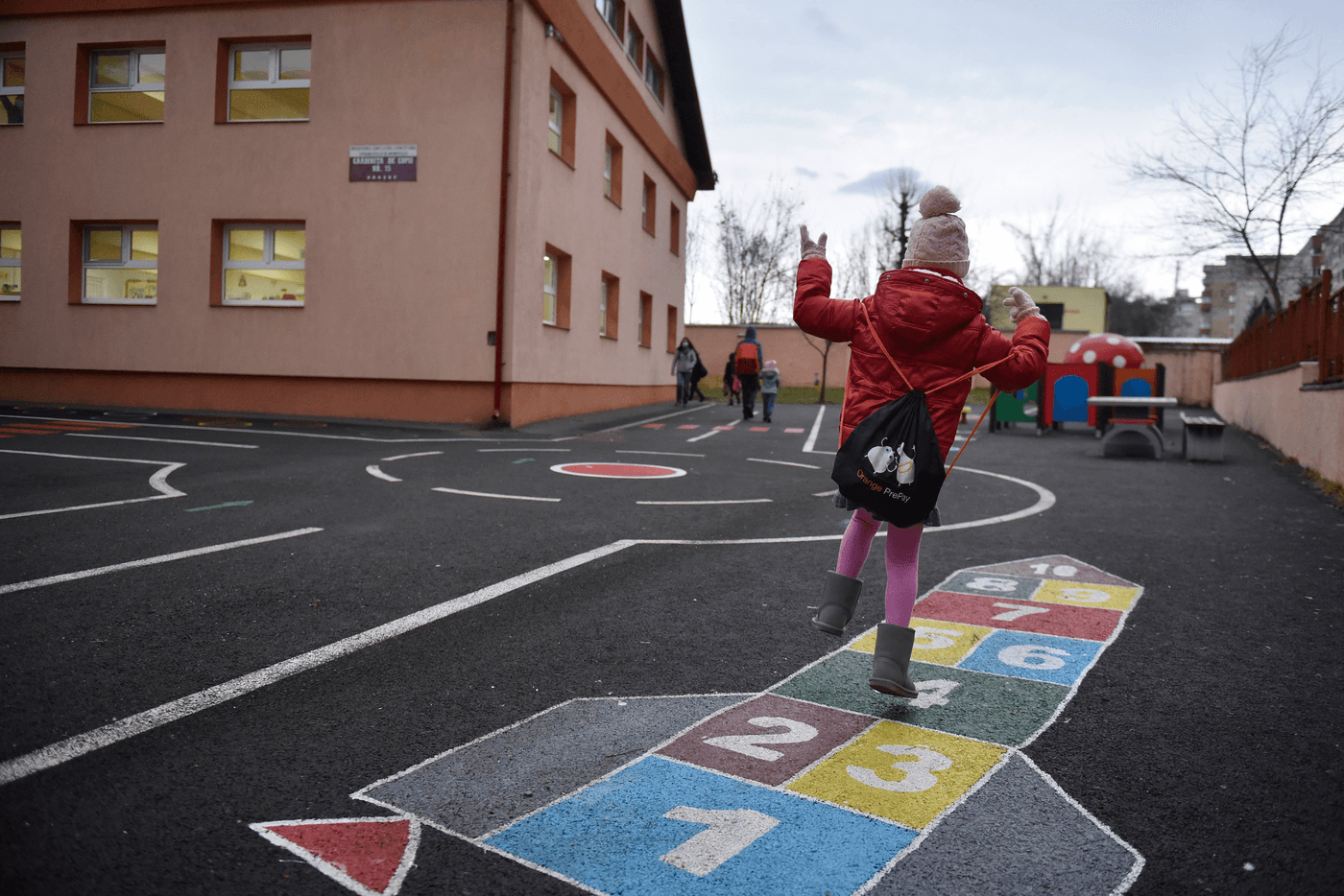 Este permis accesul gratuit în spațiile și terenurile de sport exterioare ale unităților de învățământ