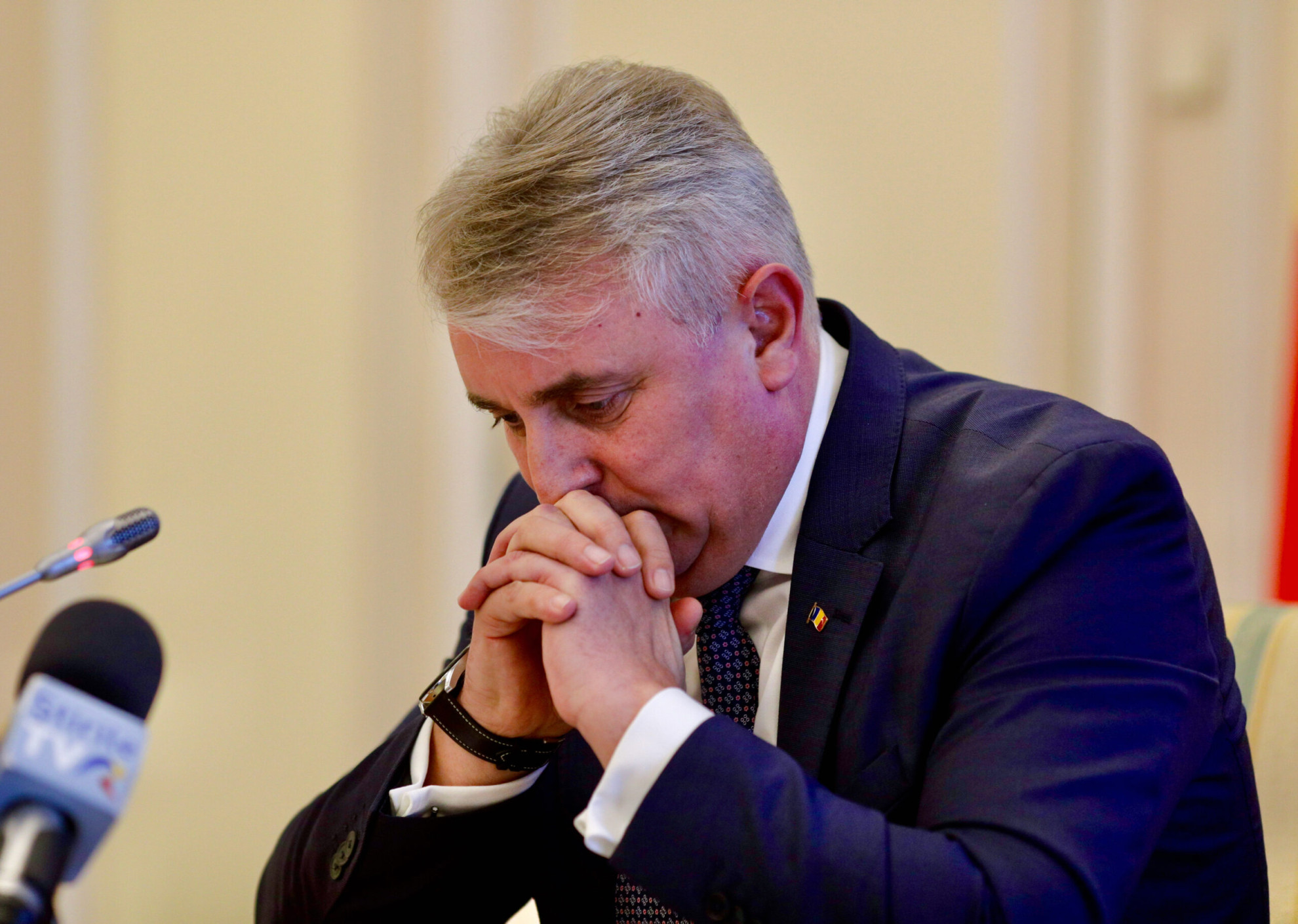 Teza de doctorat a ministrului de Interne Lucian Bode este “profund viciată”
