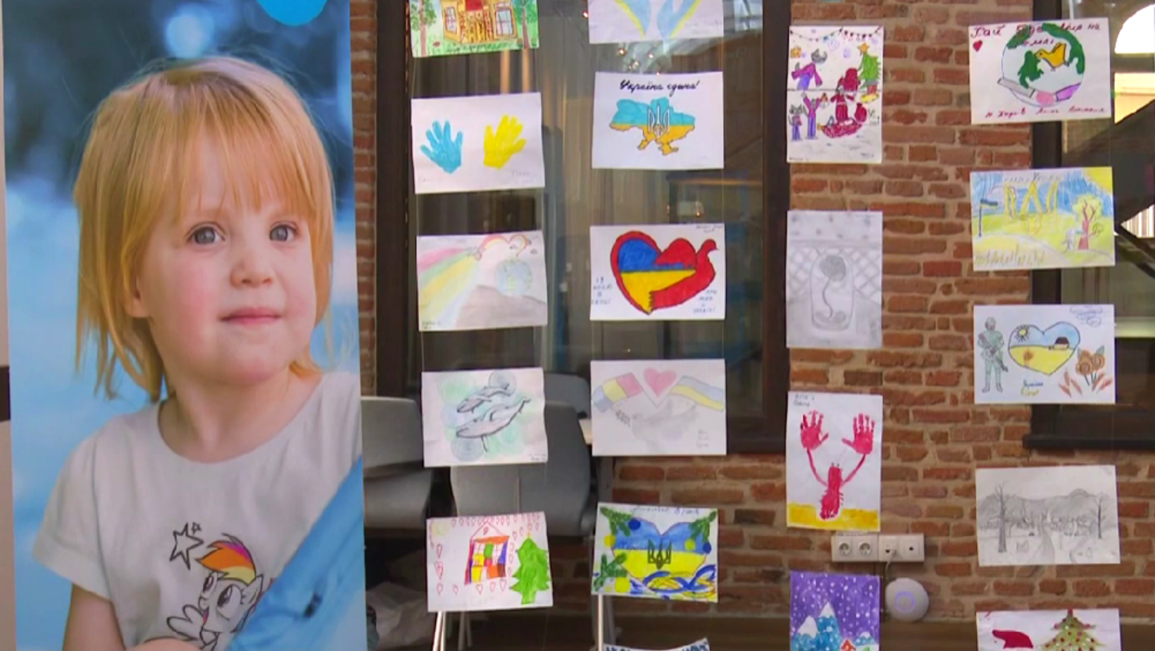 Copiii refugiaţi din Ucraina, invitaţi să îşi exprime emoţiile prin artă
