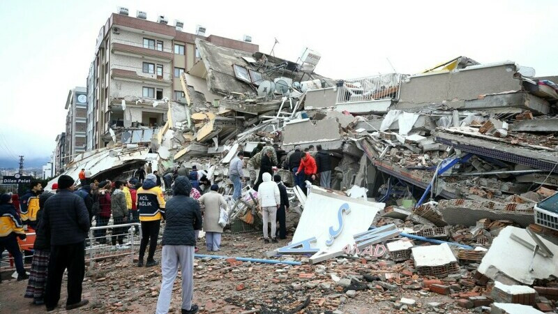 Cutremure Turcia și Siria: Mii de morți și peste 15.000 de răniți