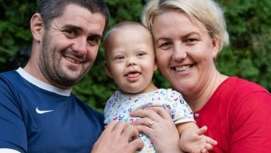 Fosta handbalistă Valeria Motogna are nevoie de ajutor. Fiul ei de doar doi ani a fost diagnosticat cu leucemie