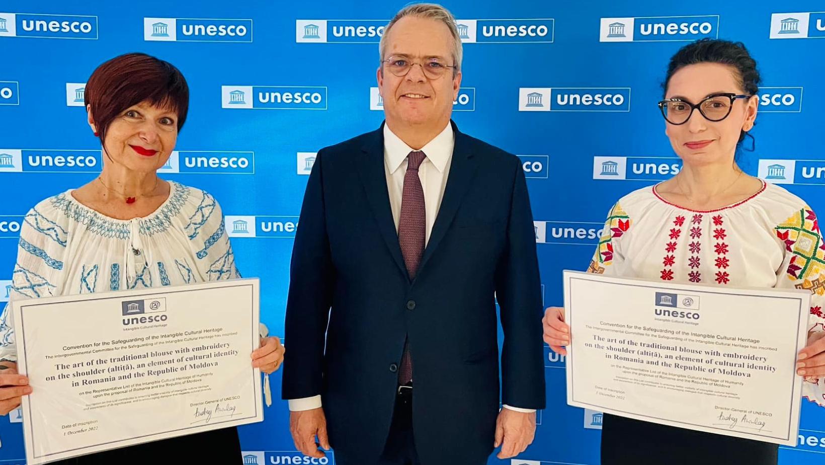 România și Moldova au primit Certificatul de înscriere a „Artei cămășii cu altiță” în Patrimoniul UNESCO
