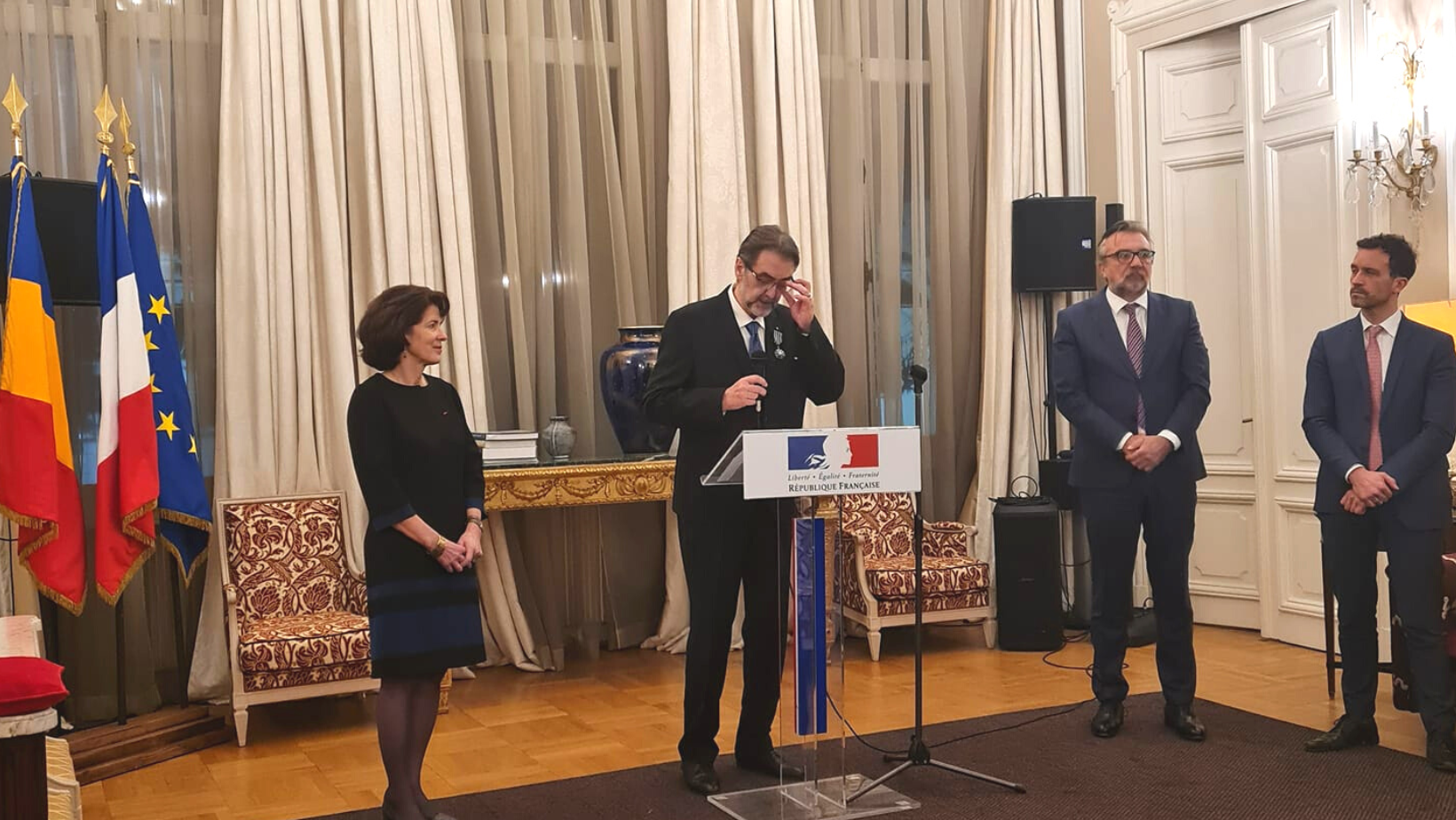 Mihai Constantinescu, fostul director al Festivalului Enescu, decorat cu gradul de Cavaler al Ordinului Artelor și Literelor