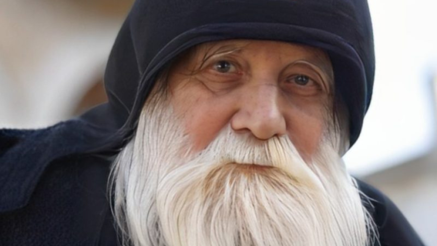 Părintele Iulian, duhovnicul Schitului românesc Prodromu din Sfântul Munte, a trecut la cele veșnice la 97 de ani