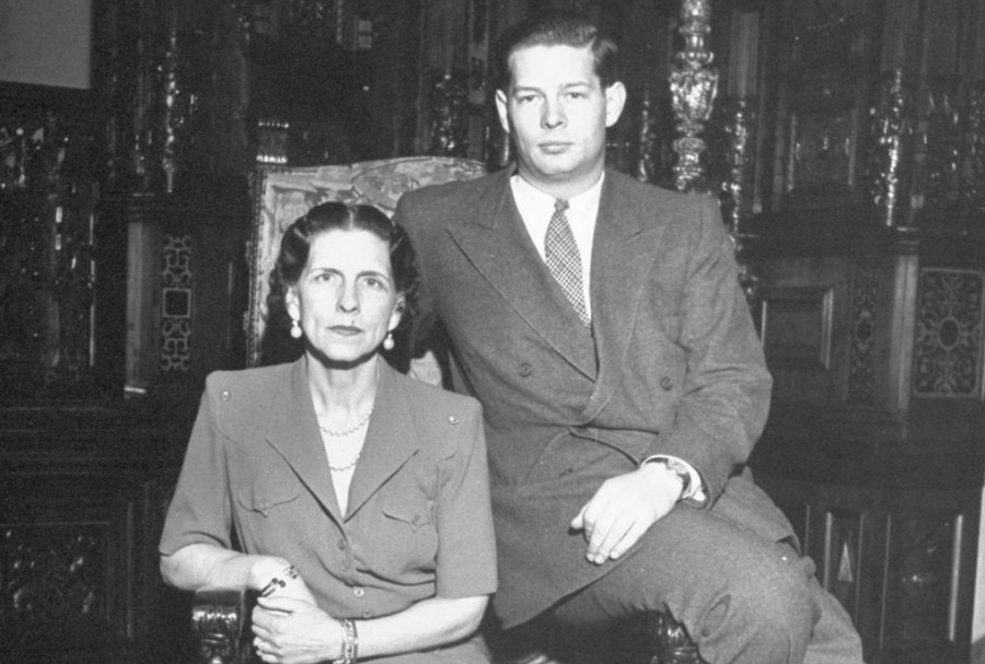 Regele Mihai şi Regina-Mamă Elena, exemple de credinţă, devotament şi demnitate. Expoziție în cadrul programului Olimpiadei Naţionale de Istorie