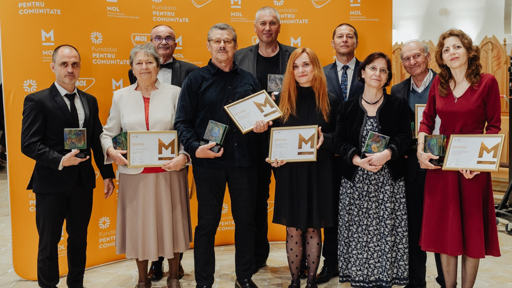 Zece profesori și antrenori deosebiți, premiați în cadrul Galei Mentor desfășurată în Capitala Europeană a Culturii