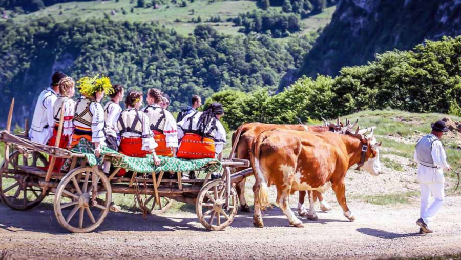 Târgul de fete de pe Muntele Găina continuă tradiția de sute de ani și în 2023