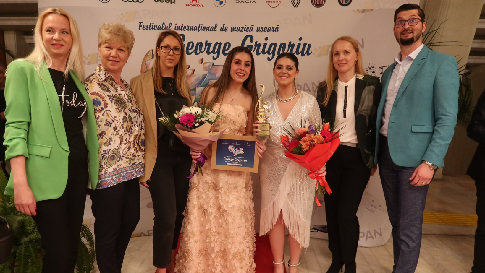 Marele Trofeu al Festivalului Internațional de Muzică Ușoară 'George Grigoriu', câştigat de Duetul 'Malice' din Italia