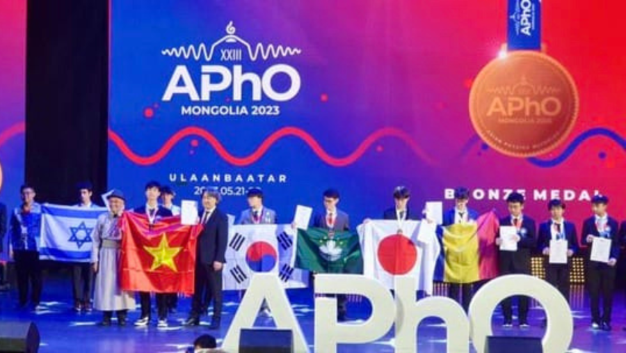 Elevii români au câștigat 4 medalii, dintre care 2 de aur, la Olimpiada Internaţională de Fizică a Ţărilor din Asia