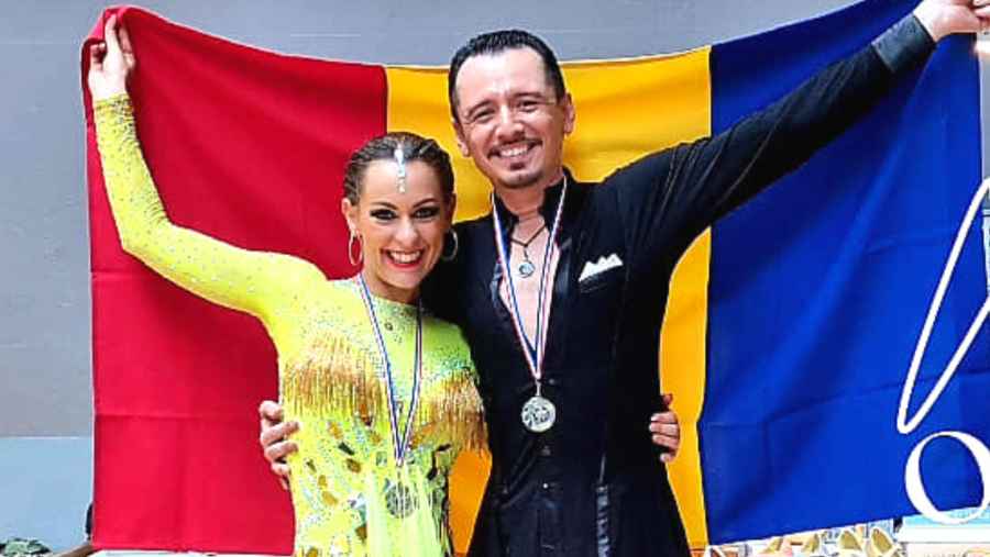 Dansatorii arădeni Andreea și Patrik Haizăr au câștigat medalia de argint la Campionatul Senior 1 Latino din Slovacia