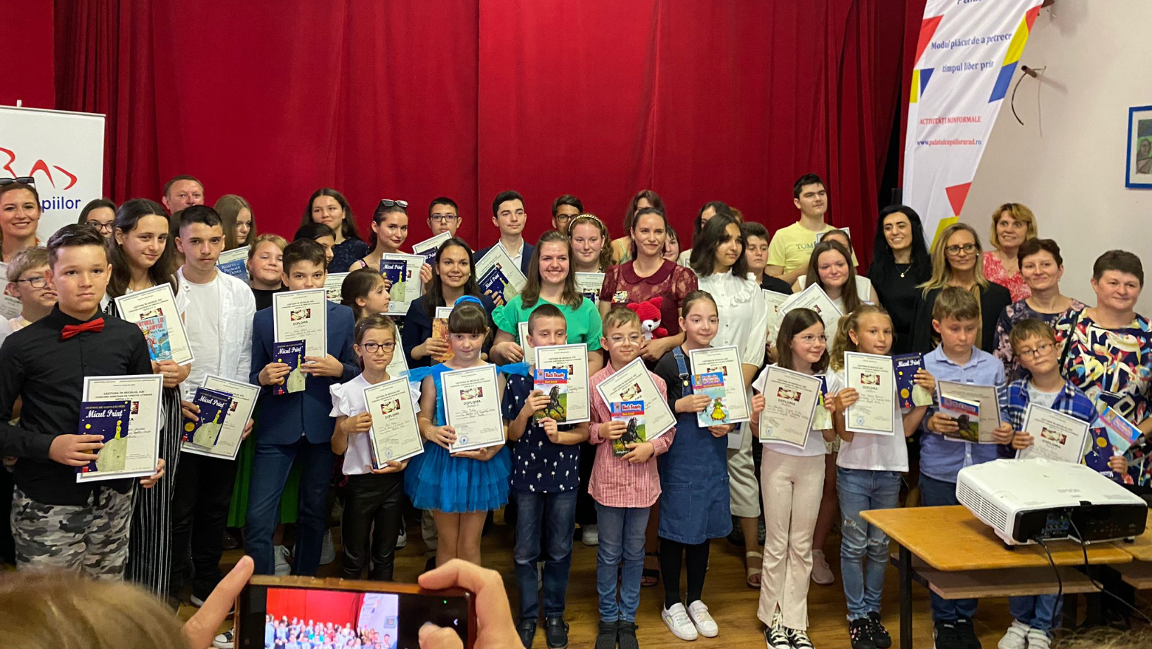 Elevii care au participat la Concursul de creație literară „Lectura în secolul XXI”, premiați în Sala festivă a Palatului Copiilor