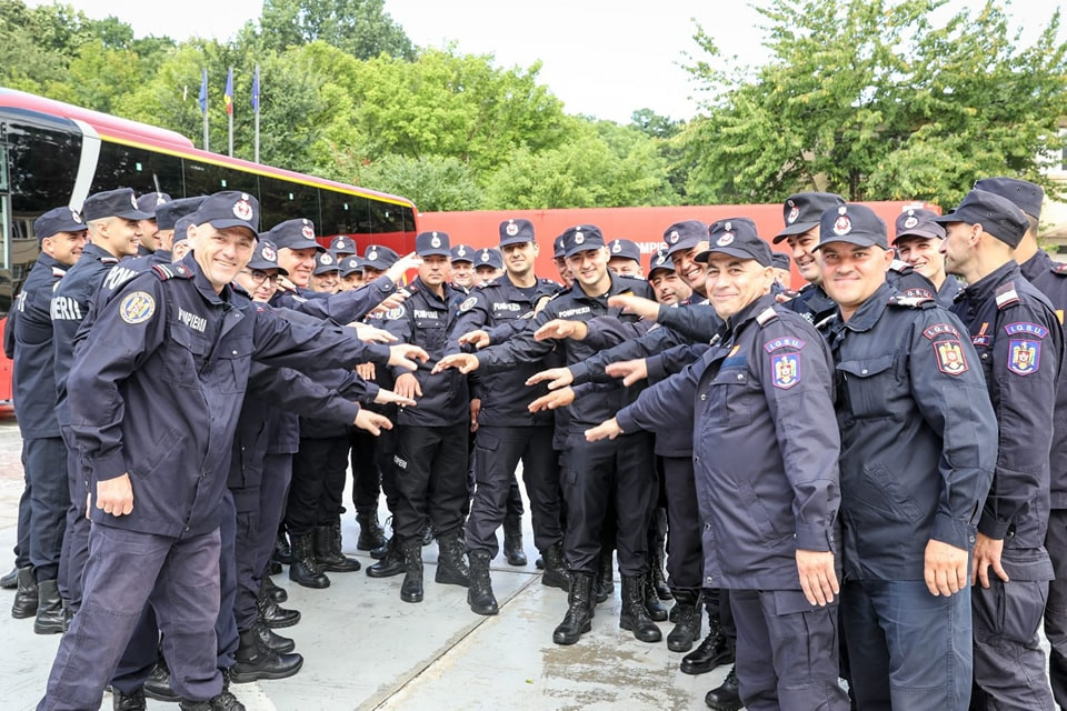 Încă 40 de pompieri români, în luptă cu incendiile din Grecia