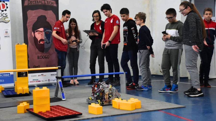 „Robotica la Poalele Cetății”, în acest weekend, la Deva