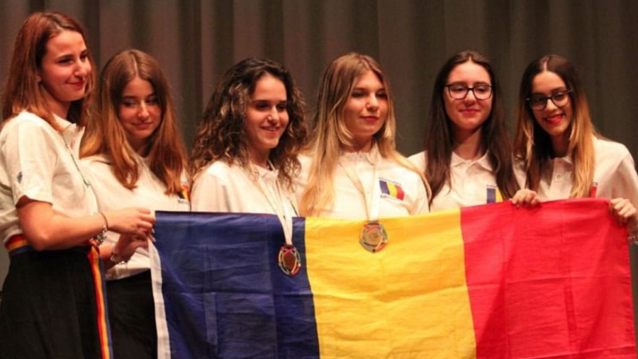 Echipa României a câștigat o medalie de aur și una de bronz la Olimpiada Europeană de Informatică pentru fete 2023