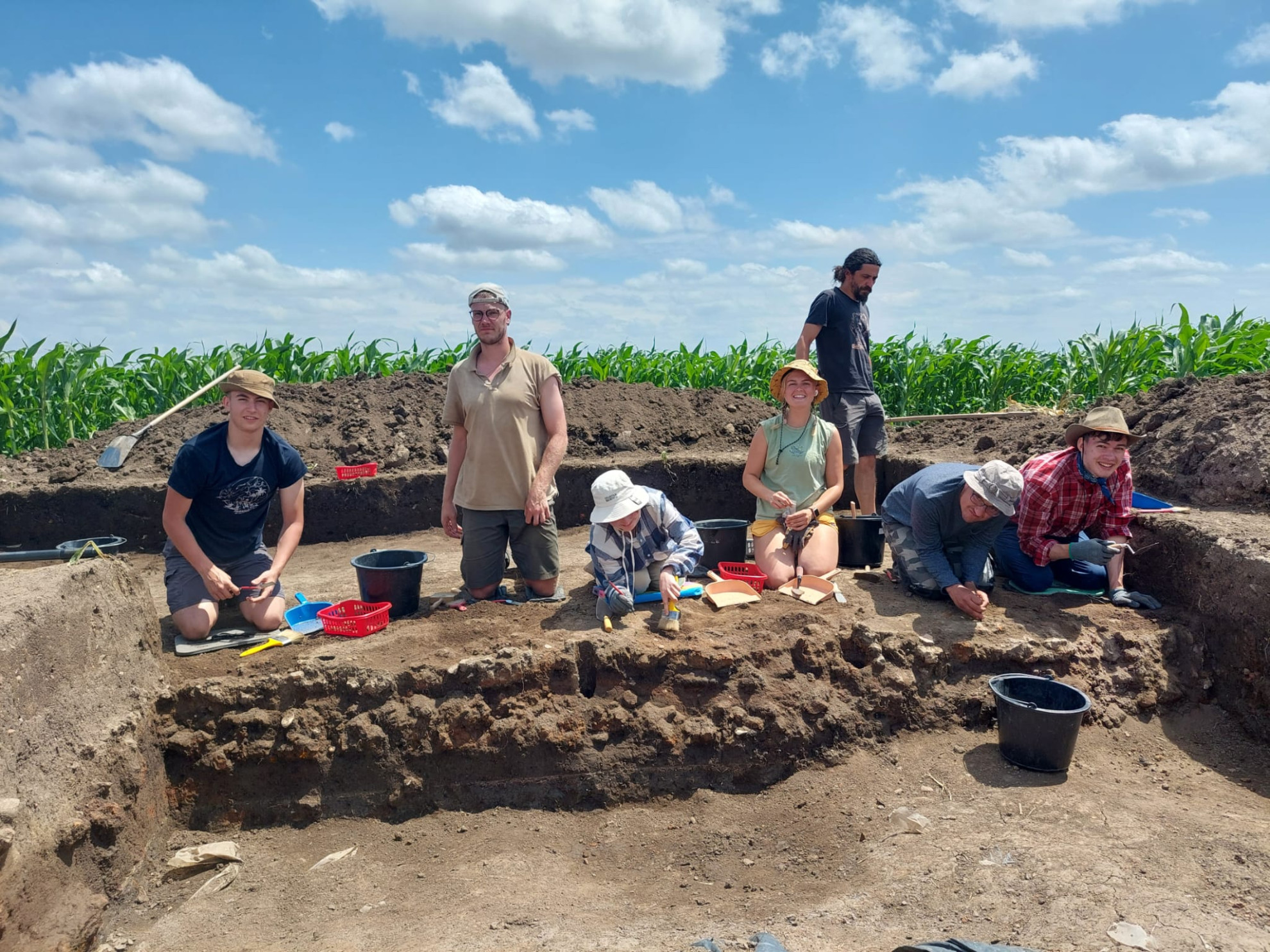 Locuinţe din Epoca Bronzului, descoperite de arheologi într-o localitate din vestul țării