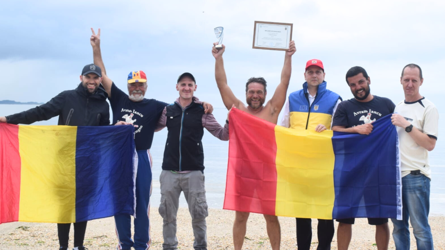 A reușit! Avram Iancu a finalizat cursa de înot pe Rin, pentru susţinerea aderării României la Spaţiul Schengen