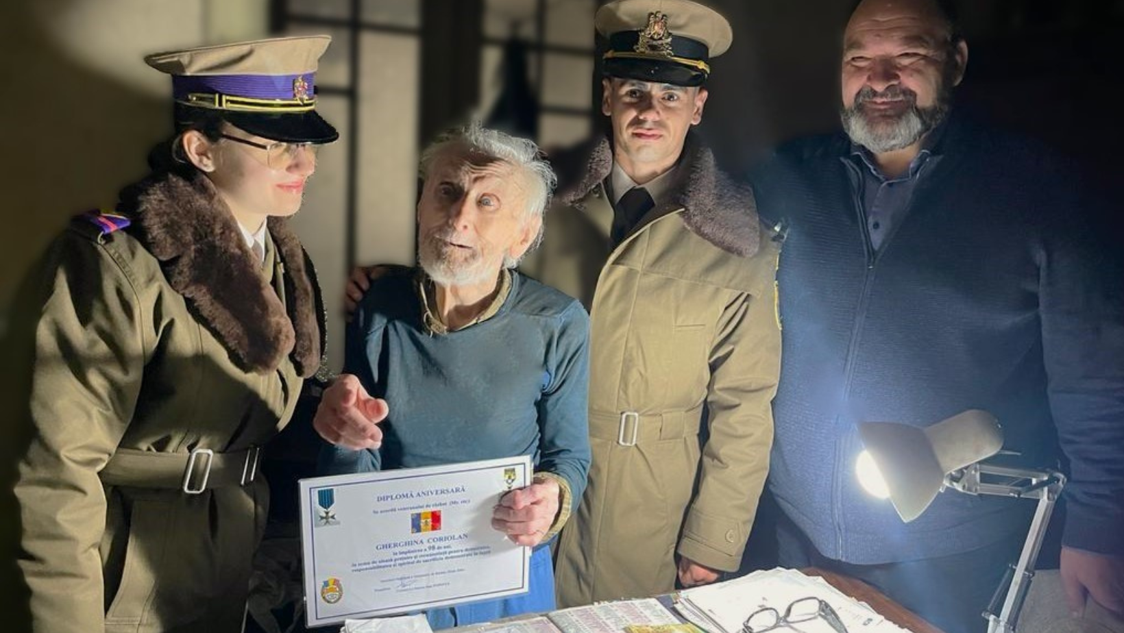 Un om cât o icoană. Veteranul de război Coriolan Gherghina, sărbătorit la împlinirea venerabilei vârste de 98 de ani