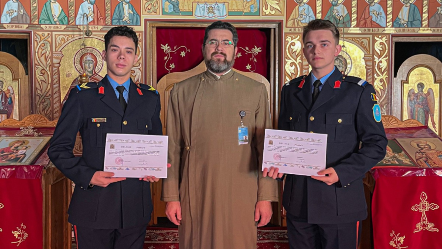 David și Andrei au câștigat Premiul I la Concursul ”Curajul mărturisirii – Sfinții militari” cu o lucrare despre Sfântul Gheorghe