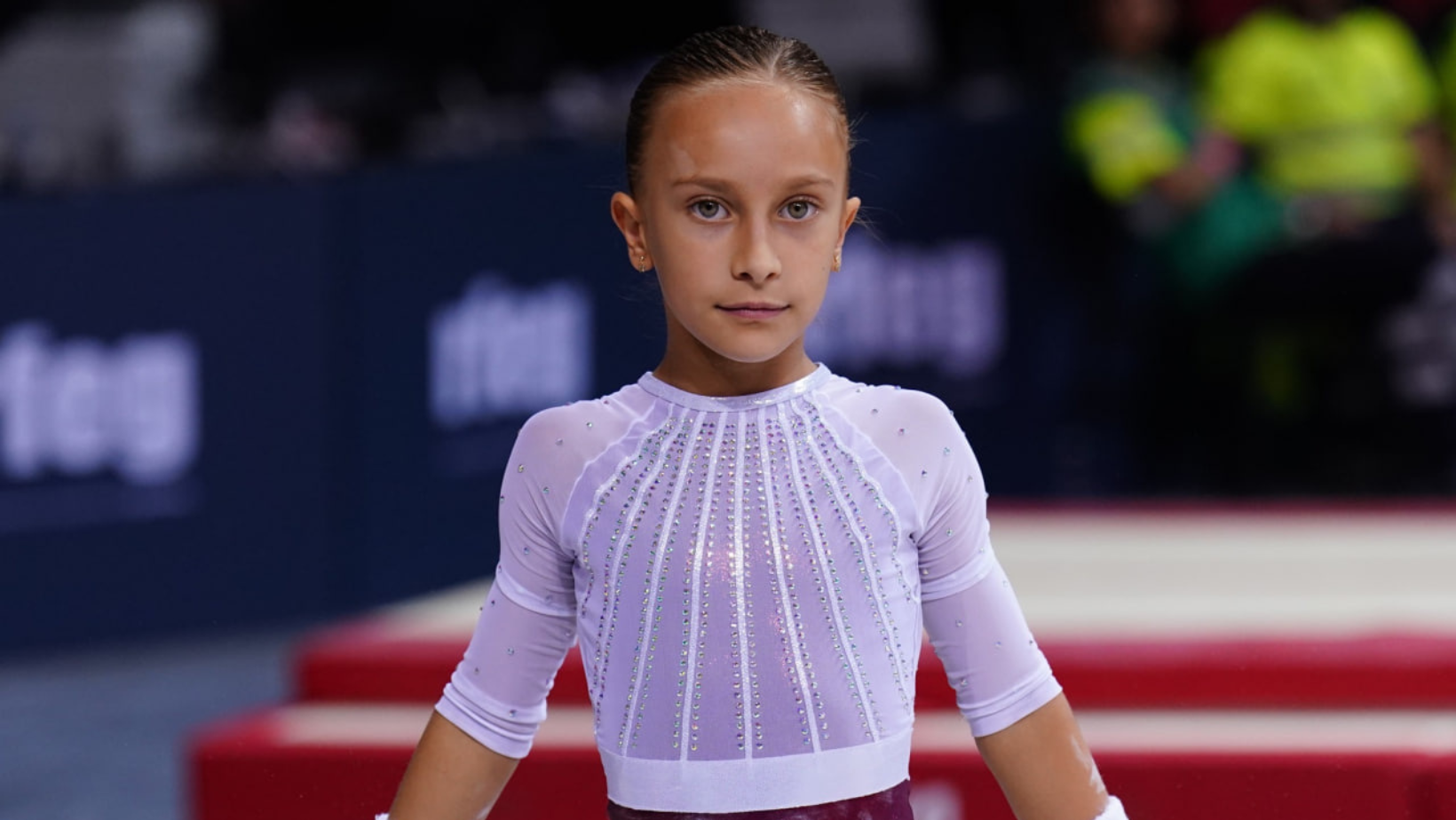 Are 8 ani, este româncă și este campioana națională a Spaniei la gimnastică artistică