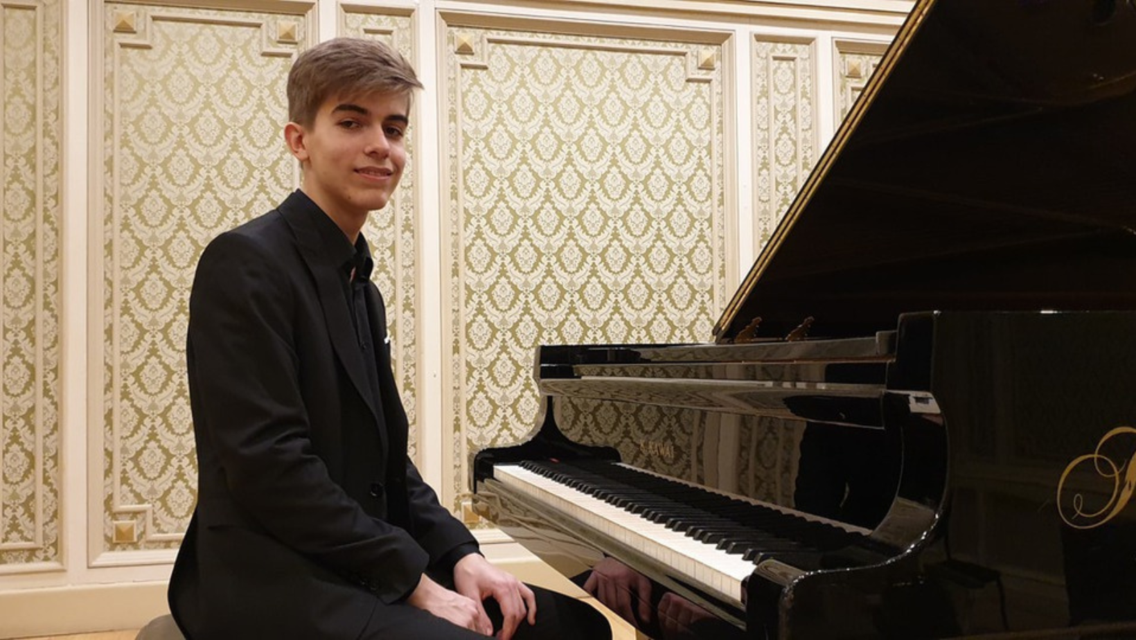 Pianistul român Dominik Ilisz va cânta, în acest weekend, pe scena de la Megaro Mousikis Thessaloniki