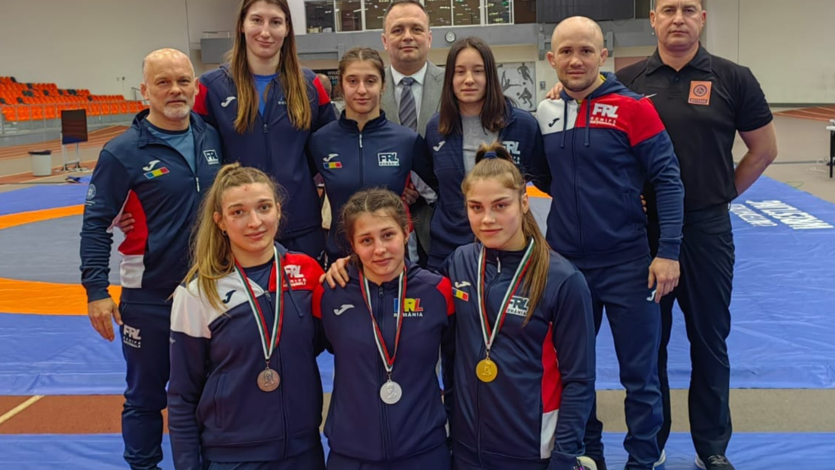 Aur, argint și bronz pentru Luptele feminine românești la Turneul Internațional din Bulgaria