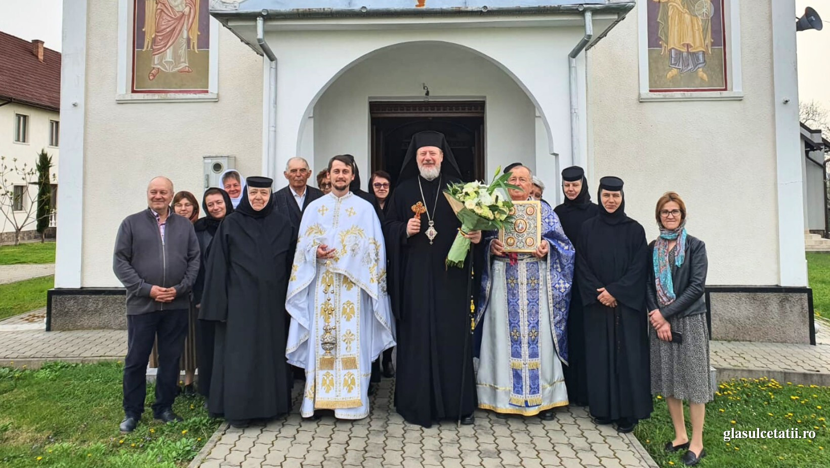 (FOTO) Liturghie Arhierească la Mănăstirea Roșia din Arad, în Duminica a 2-a din Postul Paștelui