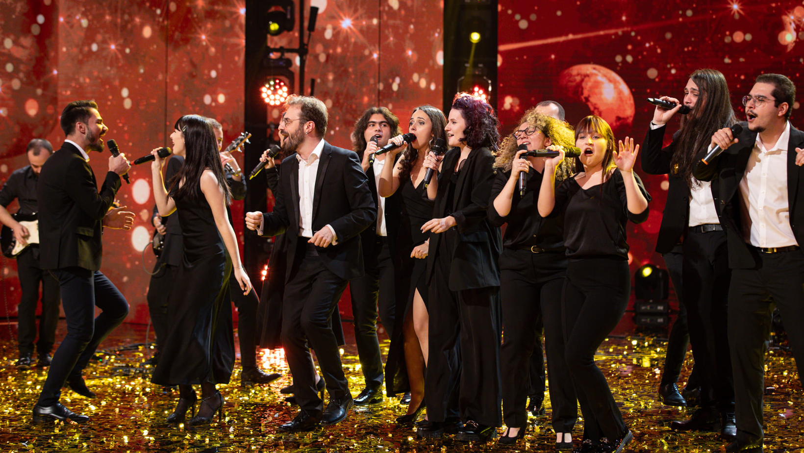 Corul Regal, condus de dirijorul Răzvan Apetrei, a primit GOLDEN BUZZ la Românii au talent