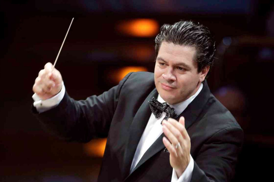 Maestrul Cristian Măcelaru, numit director muzical al Orchestrei Simfonice din Cincinnati
