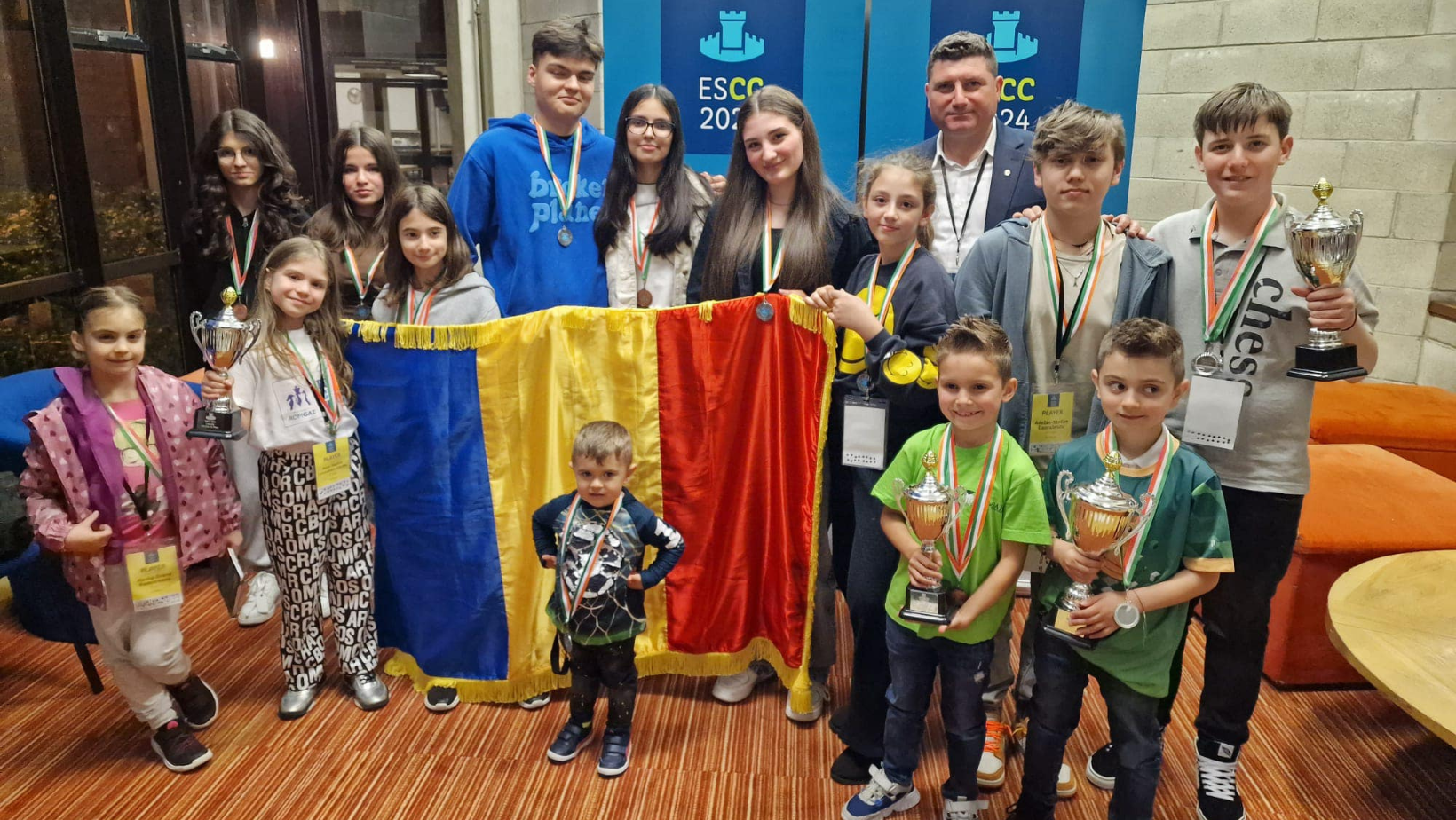 Juniorii români au câștigat 2 medalii de argint și 2 de bronz la Campionatul European Școlar de Șah
