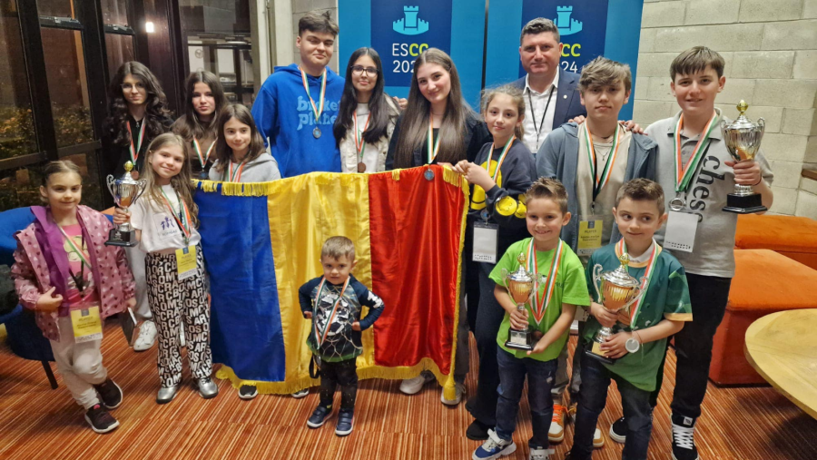 Juniorii români au câștigat 2 medalii de argint și 2 de bronz la Campionatul European Școlar de Șah