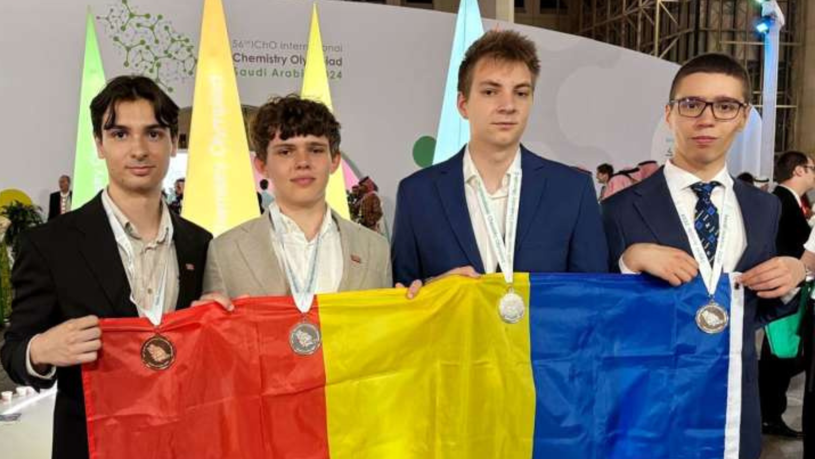 Toți elevii români participanți la Olimpiada Internațională de Chimie au câștigat medalii