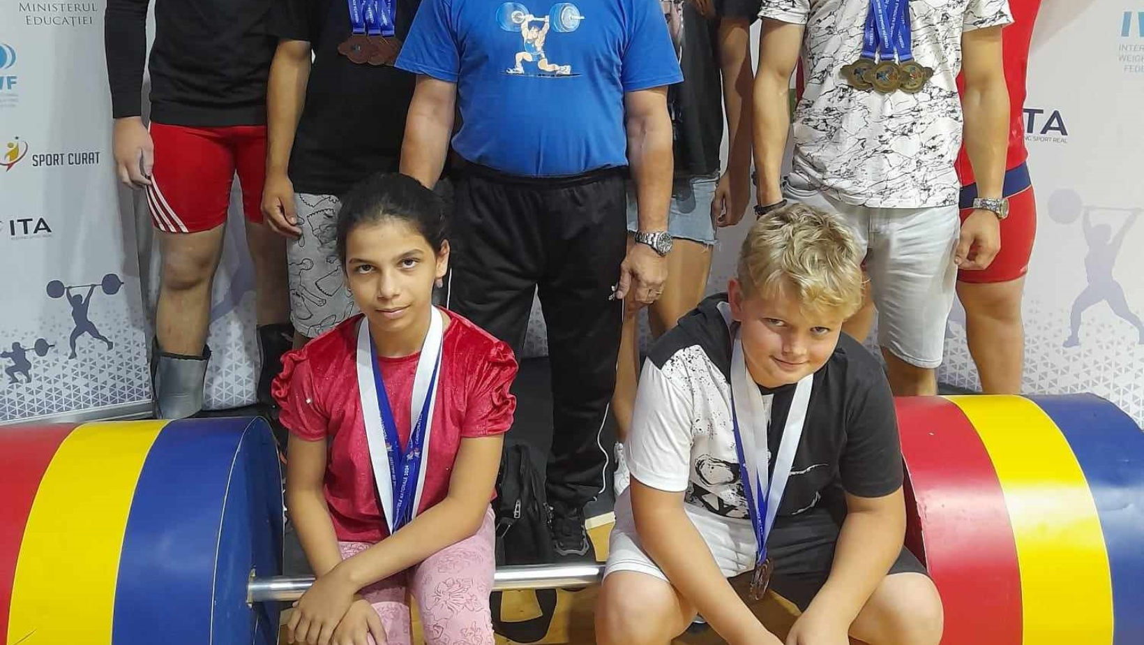 Halterofilul Daniel Jigău este triplu campion național de juniori, iar David Ciurar a cucerit de trei ori bronzul