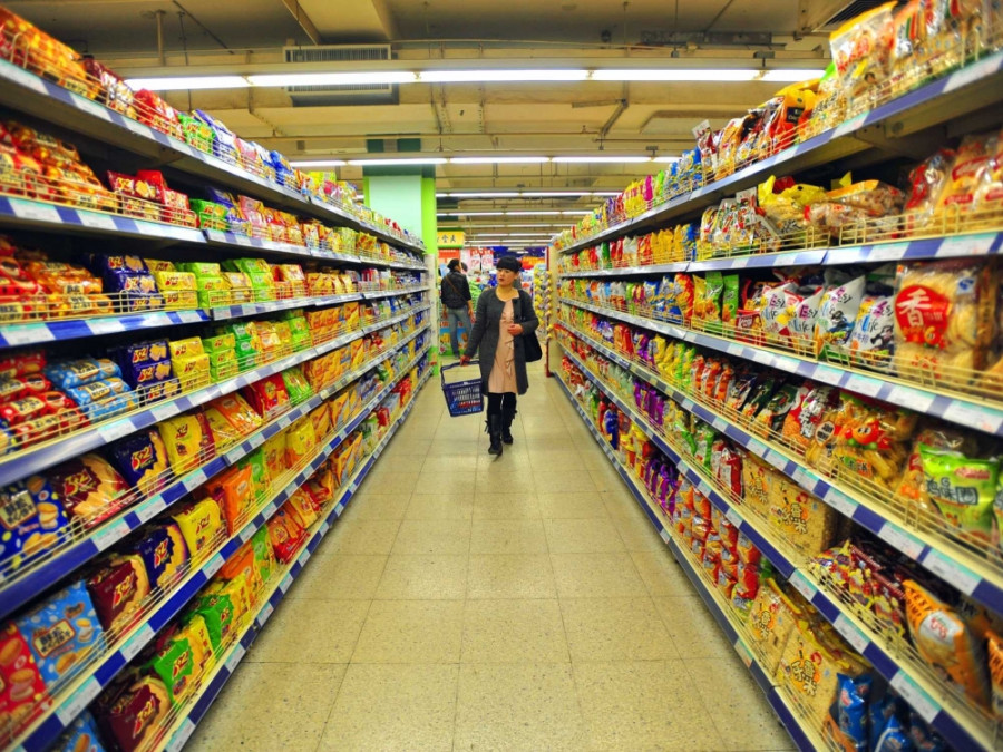 Magazinele vor fi obligate să semnalizeze la raft acele produse cu cantitate mai mică dar același preț