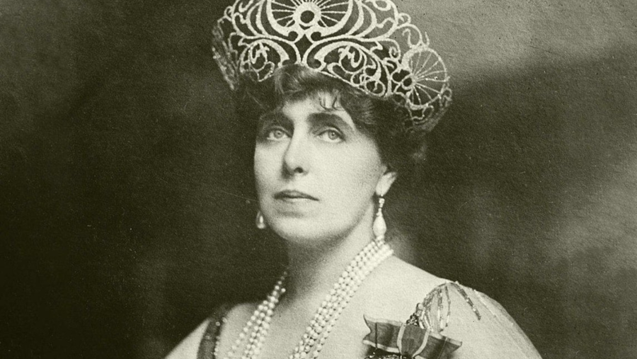 Expoziția „Maria a României, regină şi artistă”, o incursiune în viaţa şi arta primei regine a României Mari