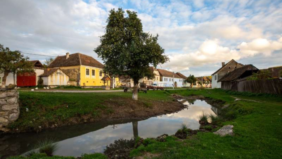 Via Transilvanica, drumul care unește România, recomandată de National Geographic ca destinaţie de neratat în 2025